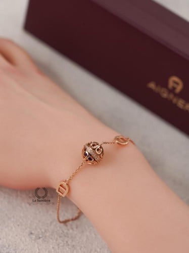 اسوارة aigner