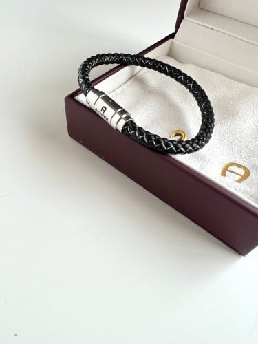 اسوارة aigner