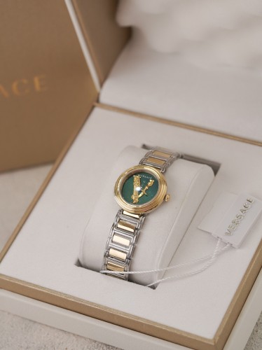 ساعة versace