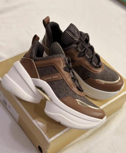 حذاء michael kors