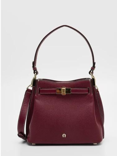 شنطة aigner