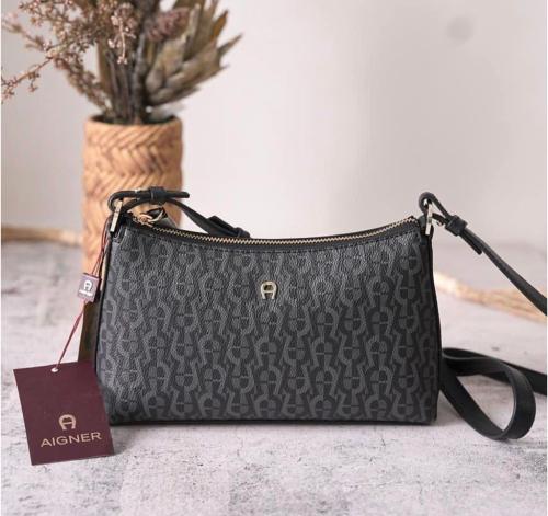 شنطة aigner
