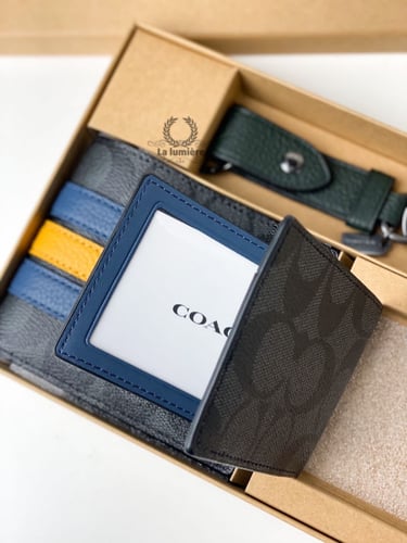 محفظة + حامل بطاقات وميدالية coach