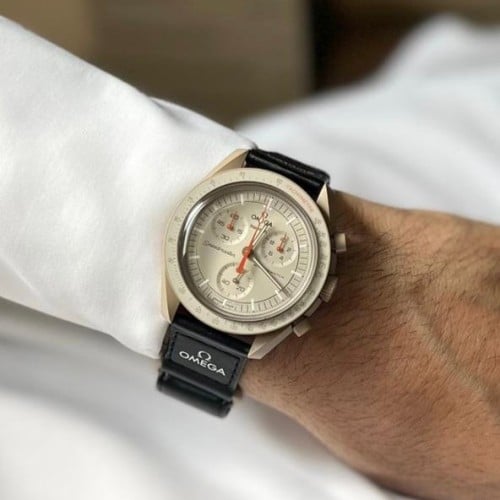 ساعة omega & swatch