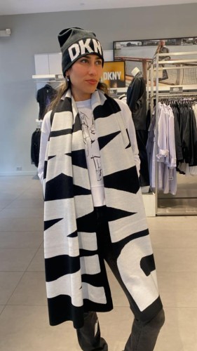 شال dkny