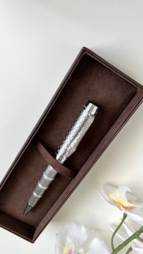 قلم roberto cavalli