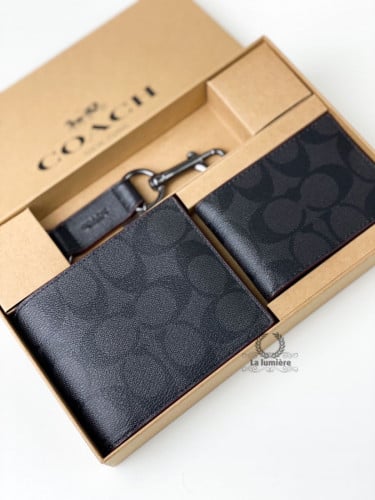 محفظة + حامل بطاقات وميدالية coach
