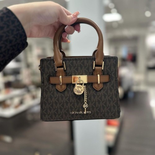 شنطة michael kors