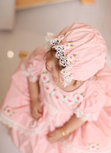 فستان الورده البيضاء - فستان وردي اطفال