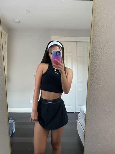 تنورة alo مع شورت داخلي