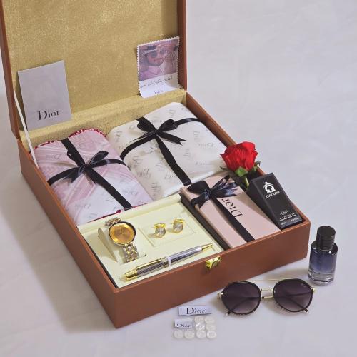 بكج من ماركة ديور فاخرة