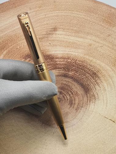 قلم اقنر ذهبي