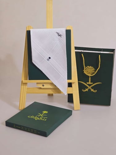 طقم جفنشي الملكي – قماش فاخر مع شماغ وإكسسوارات أن...