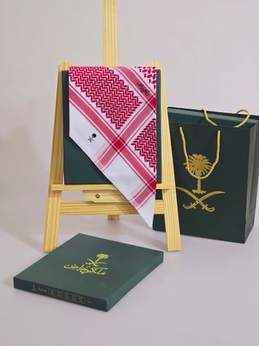 طقم جفنشي الملكي – قماش فاخر مع شماغ وإكسسوارات أن...