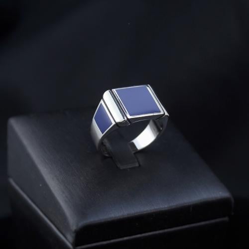 خاتم رجالي أنيق بحجر أزرق
