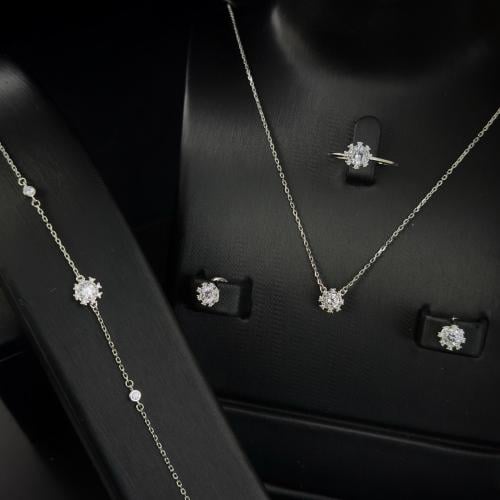 طقم ٤ قطع فضي من رامس