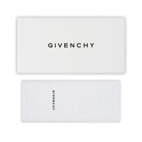 شماغ جيفنشي أبيض كلاسيك إصدار 2023