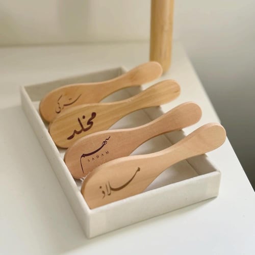 مشط خشبي ناعم للأطفال