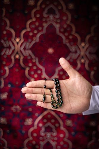 مسبحة فاتوران صب جديد أخضر داكن شفاف معرق قصة بيض حمام بخيط أسود 33 خرزة (F678)