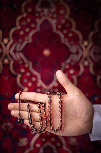 مسبحة فاتوران نحاسي شفاف بخيط أسود 51 خرزة (F608)