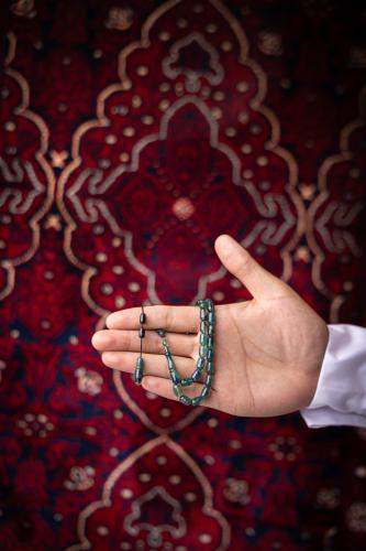 مسبحة فاتوران صب جديد نواعم أخضر بحري شفاف قصة برميلي بخيط أسود (F687)