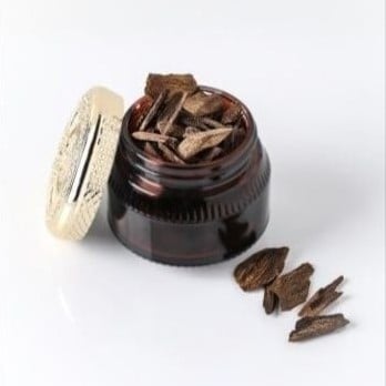 أوقية عود مسقى فاخر