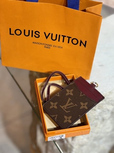 محفظه Lv هاي كواليتي