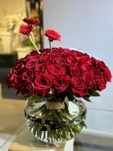 فازة ورد احمر