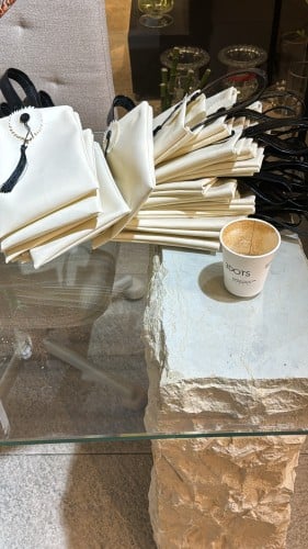 حقائب إضافيه مع الطلب ( حبه فقط )
