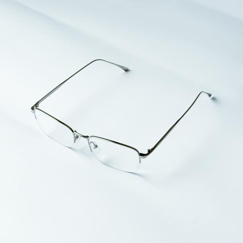 Semi-Rimless Style
