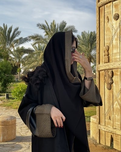 Chamois abaya with leather and wool sleeves