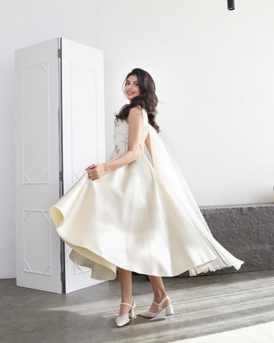 فستان بيج بـ تفاصيل شك مميز