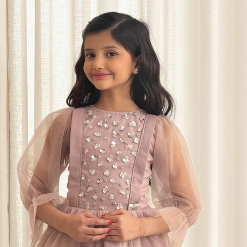 فستان وردي بصدريه شك