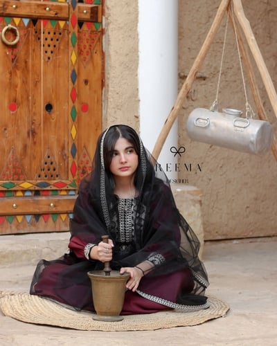 فستان التاسيس عودي