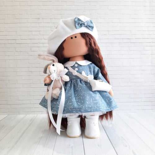 الدمية مناير