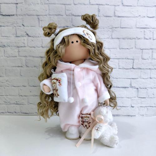 الدمية منام