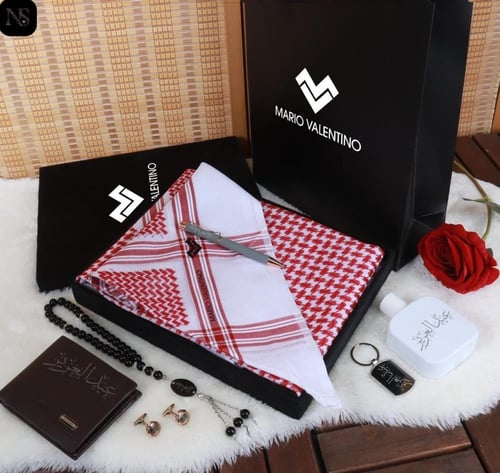 بوكس شماغ مع اكسسوارات