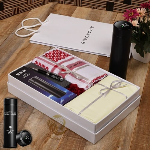 بكس رجالي ماركة جفنشي