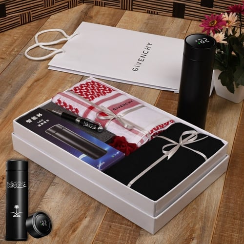 بكس رجالي ماركة جفنشي