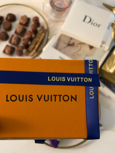 ميداليه LV