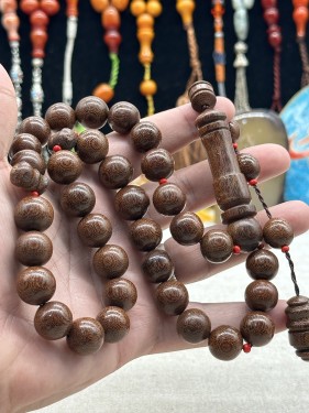 نوادر السبح من جلد حيه الانكوندا لعشاق النوادر ٨٠...