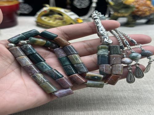 اندر الاحجار واجمل القصات ( حجر الدم ) اليماني ٣٥...