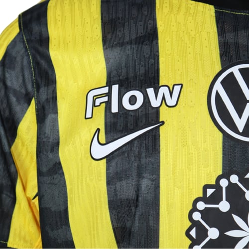 تيشيرت الأُيتِحادَ