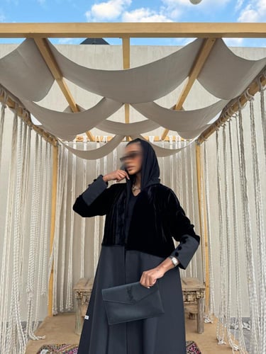 عباية مخمل مع تفتة قصة واسعه