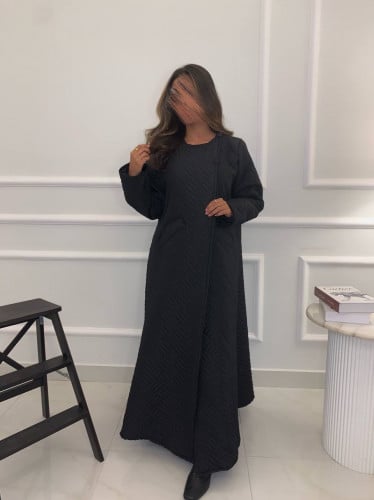 عباية شتوية بتصميم جاكيت