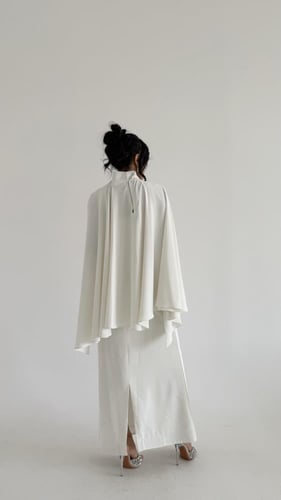 فستان أبيض انيق من قطعتين