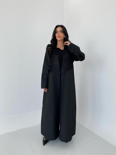 عباية جاكار مع مخمل مطرز