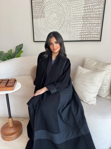 ‏عباية كريب كلوش عباية كريب أسود مع ركامه مشجر مع...