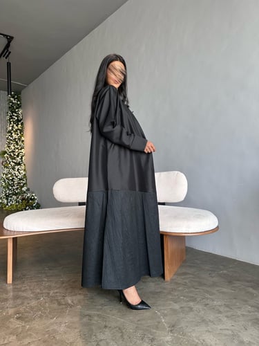 عباية راقية بتصميم مميز من قماش التفتة