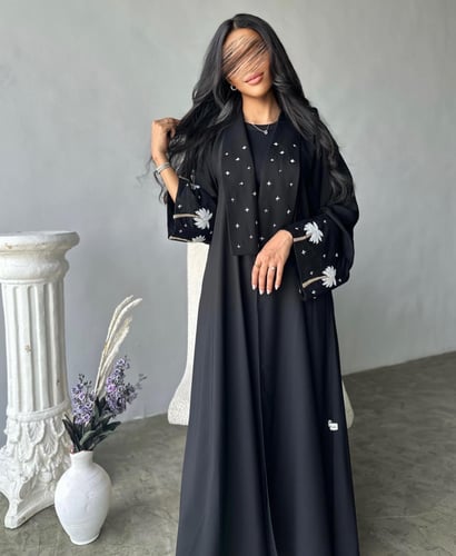 عباية كريب بلاك بيري بتصميم نصف كلوش